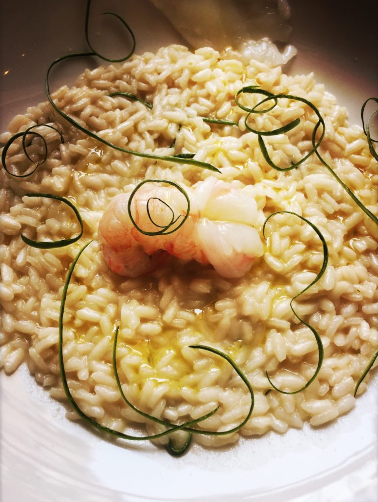 risotto-scampi-olio d'oliva-zucchine-maredisiciliaedintorni